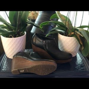 Dr. Scholl’s Wedge Booties